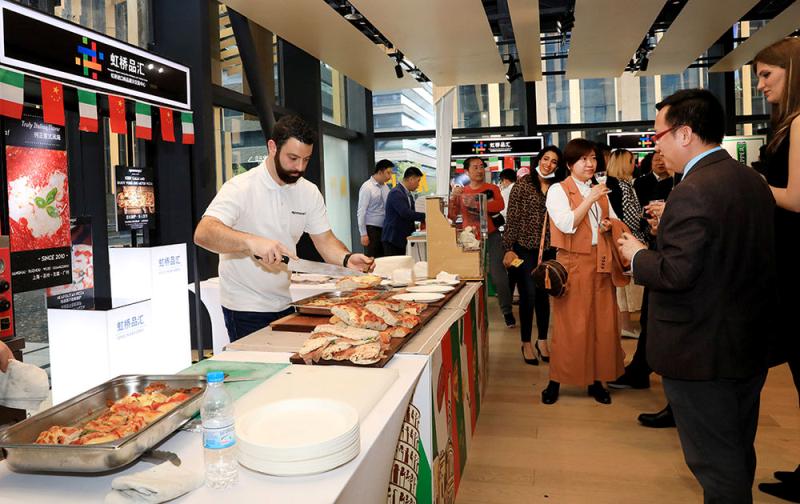 5 5.9【要闻】2020上海进口商品节之“进博好物,尽在大虹桥”合作签约仪式暨国别文化节“云游意大利”启动仪式举行1.jpg