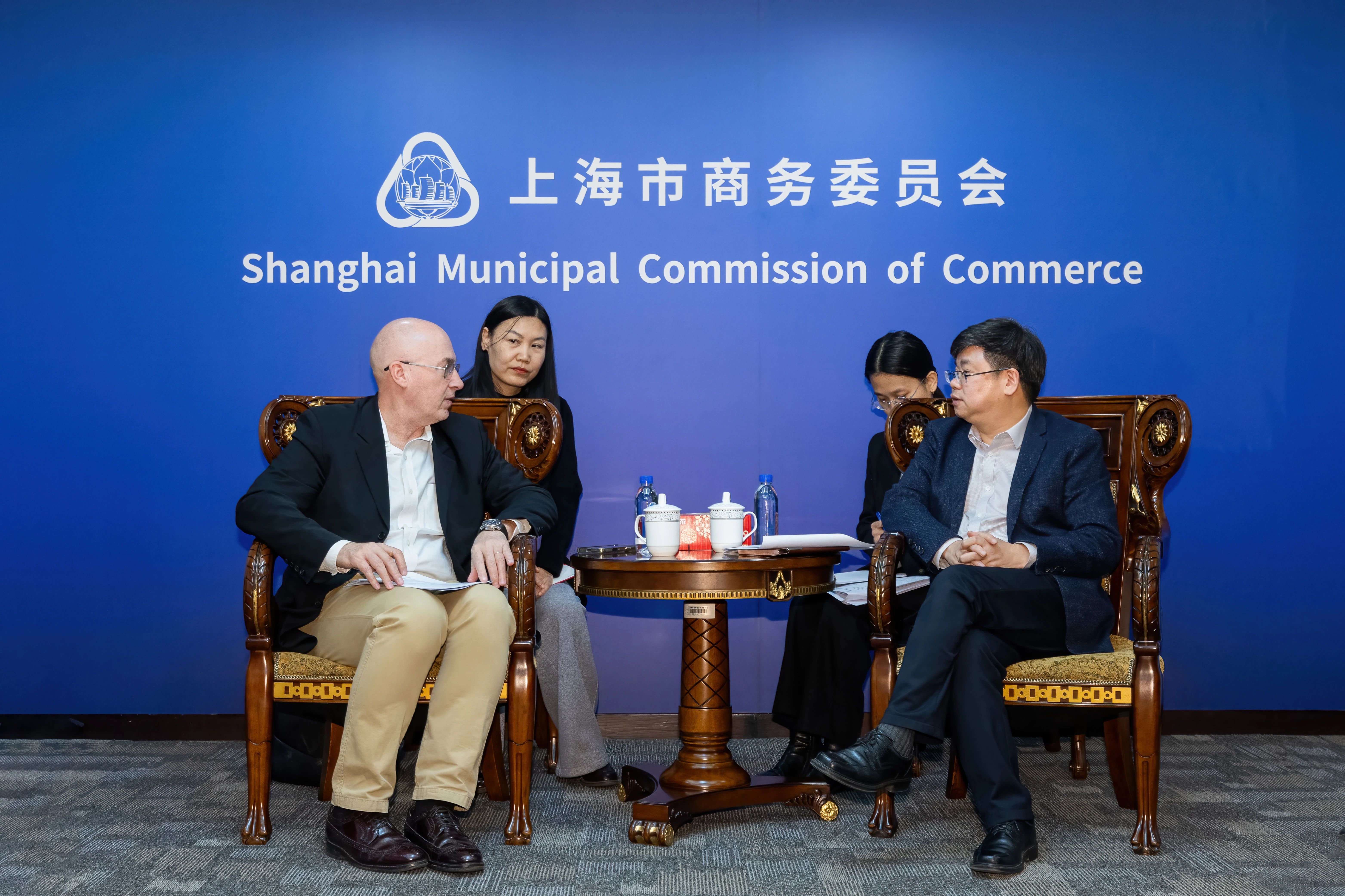 申卫华会见盖瑞特公司全球高级执行官杰罗姆·麦罗尼一行