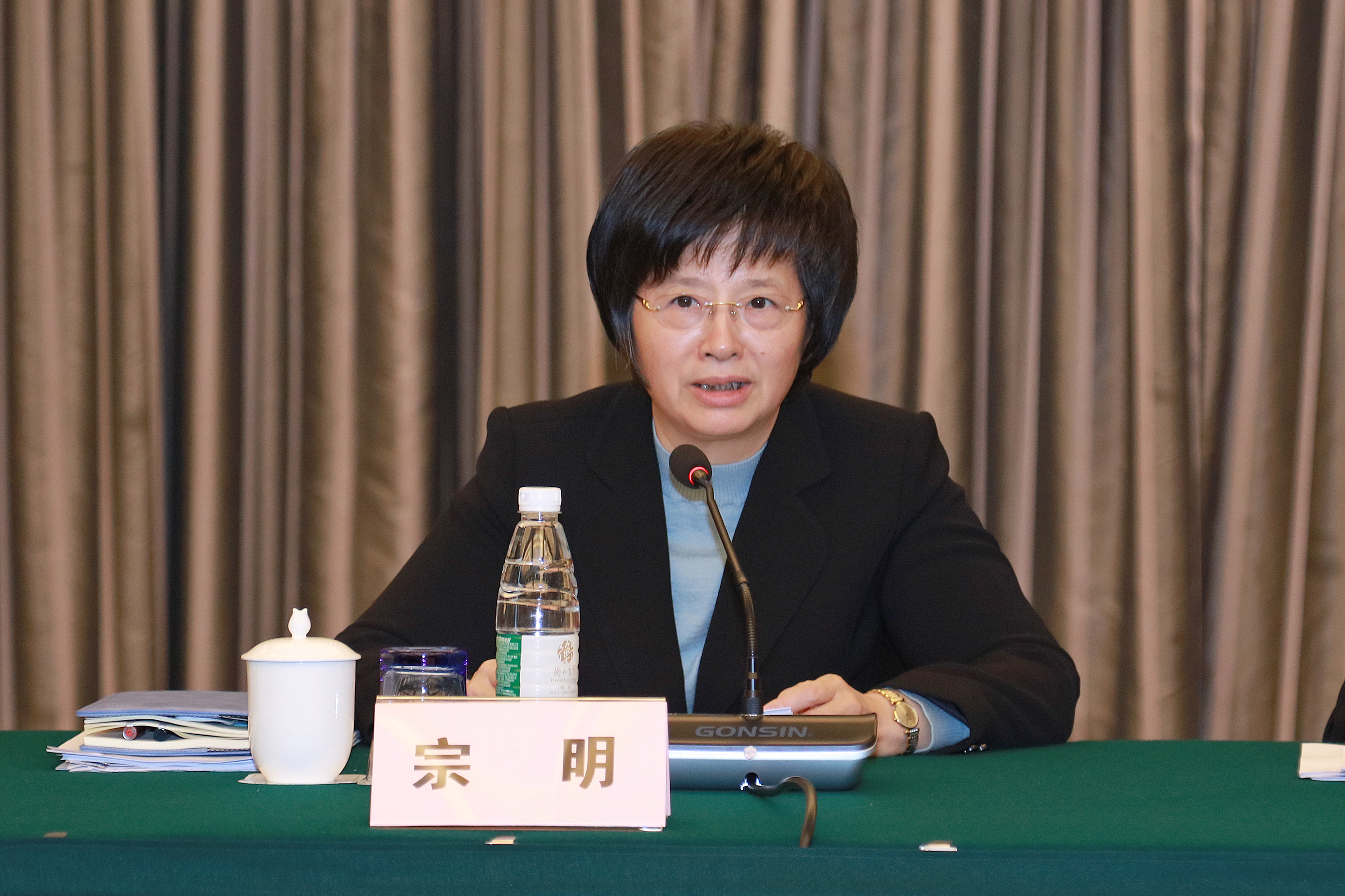 宗明召开重点外资制造业企业圆桌会议